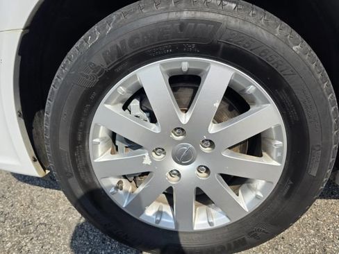 Used 2015 Chrysler Town & Country Touring FWD image 9
