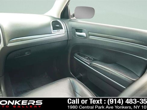 Used 2021 Chrysler 300 Touring L image 35