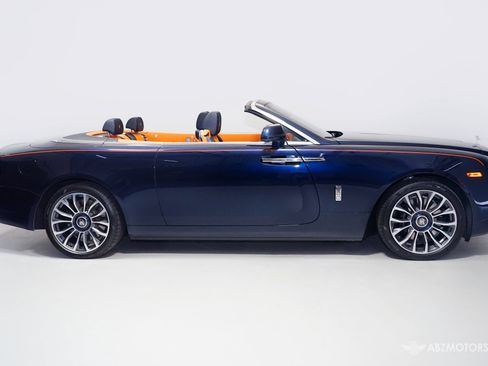 Used 2018 Rolls-Royce Dawn RWD image 3