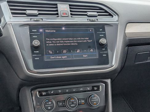 Used 2021 Volkswagen Tiguan SE w/ Panoramic Sunroof Package FWD image 18