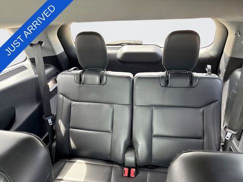 Used 2021 Ford Explorer XLT w/ Equipment Group 202A AWD/4WD image 24