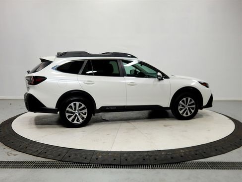 Used 2021 Subaru Outback Premium image 8