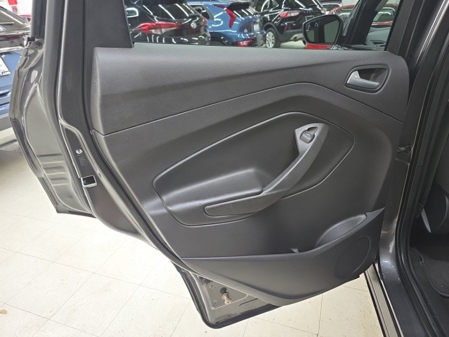 Used 2018 Ford Escape SE w/ SE Sync 3 Package AWD/4WD image 14
