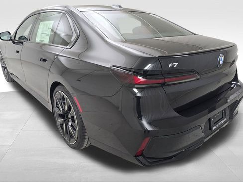 New 2026 BMW i7 xDrive60 w/ Executive Package image 7