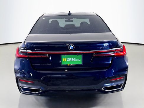 Used 2020 BMW 740i xDrive w/ Luxury Rear Seating Package image 8