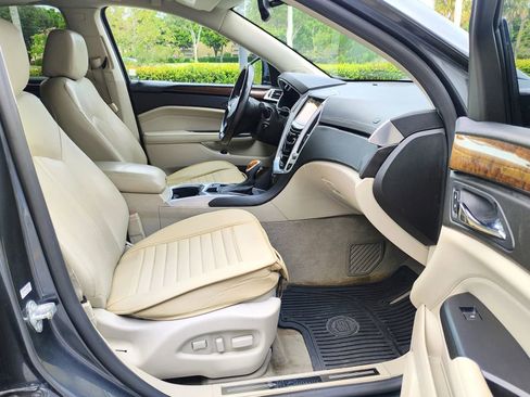 Used 2013 Cadillac SRX Luxury image 11