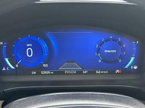 Used 2020 Ford Escape Titanium AWD/4WD image 25