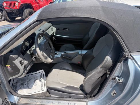 Used 2005 Chrysler Crossfire Limited RWD image 17