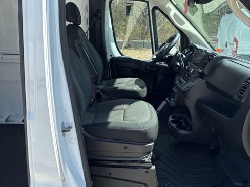 Used 2023 RAM ProMaster 2500 FWD image 12