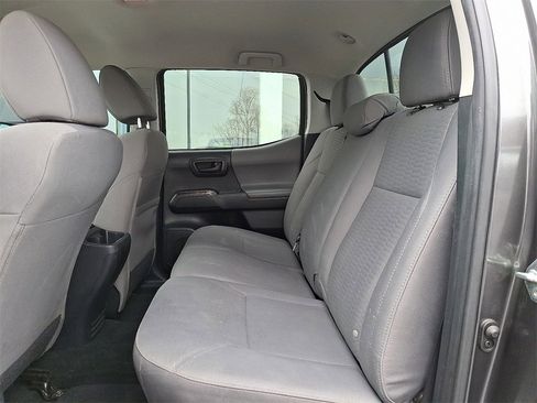 Used 2017 Toyota Tacoma SR5 w/ Tow Package image 12