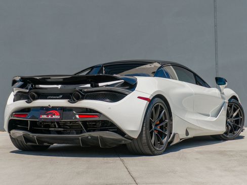 Used 2021 McLaren 720S Spider image 8