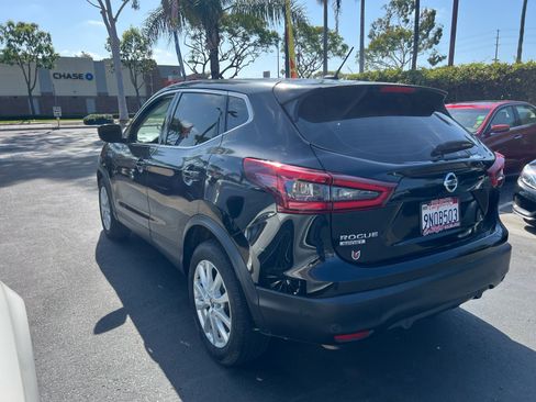 Used 2021 Nissan Rogue Sport S FWD image 4