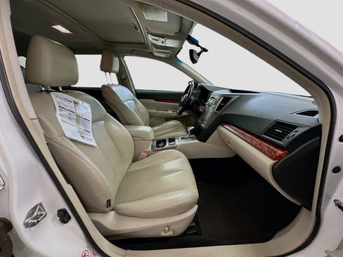 Used 2011 Subaru Outback 2.5i Limited w/ PWR Moonroof Pkg image 28