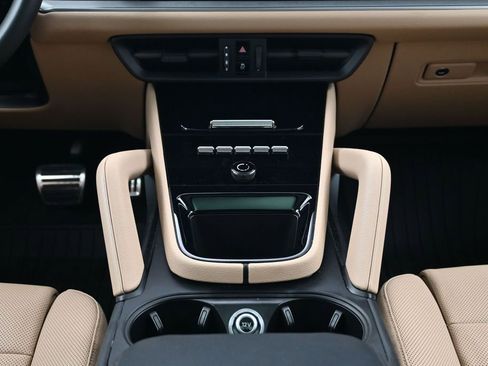 Certified 2026 Porsche Cayenne S AWD/4WD image 10