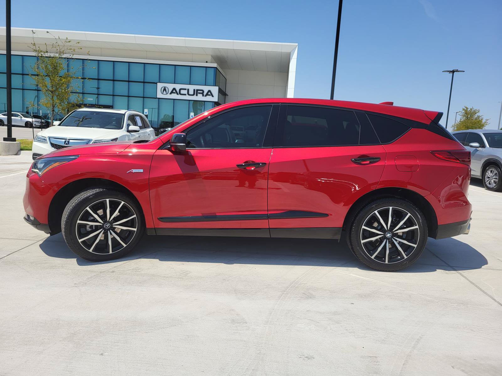 Used 2026 Acura RDX w/ Advance Package AWD/4WD image 3