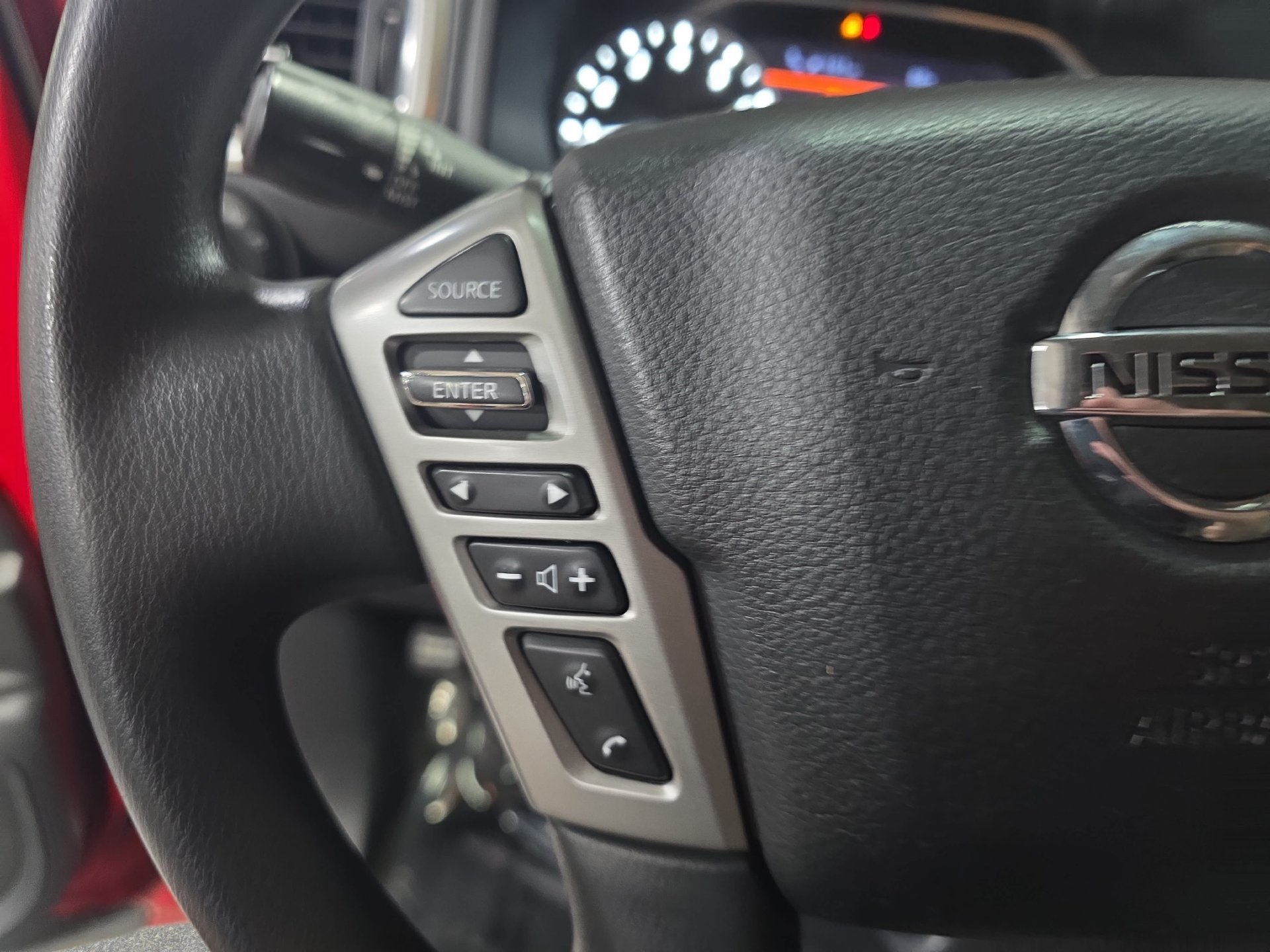 Used 2021 Nissan Titan SV w/ Accessory Utility Package AWD/4WD image 17