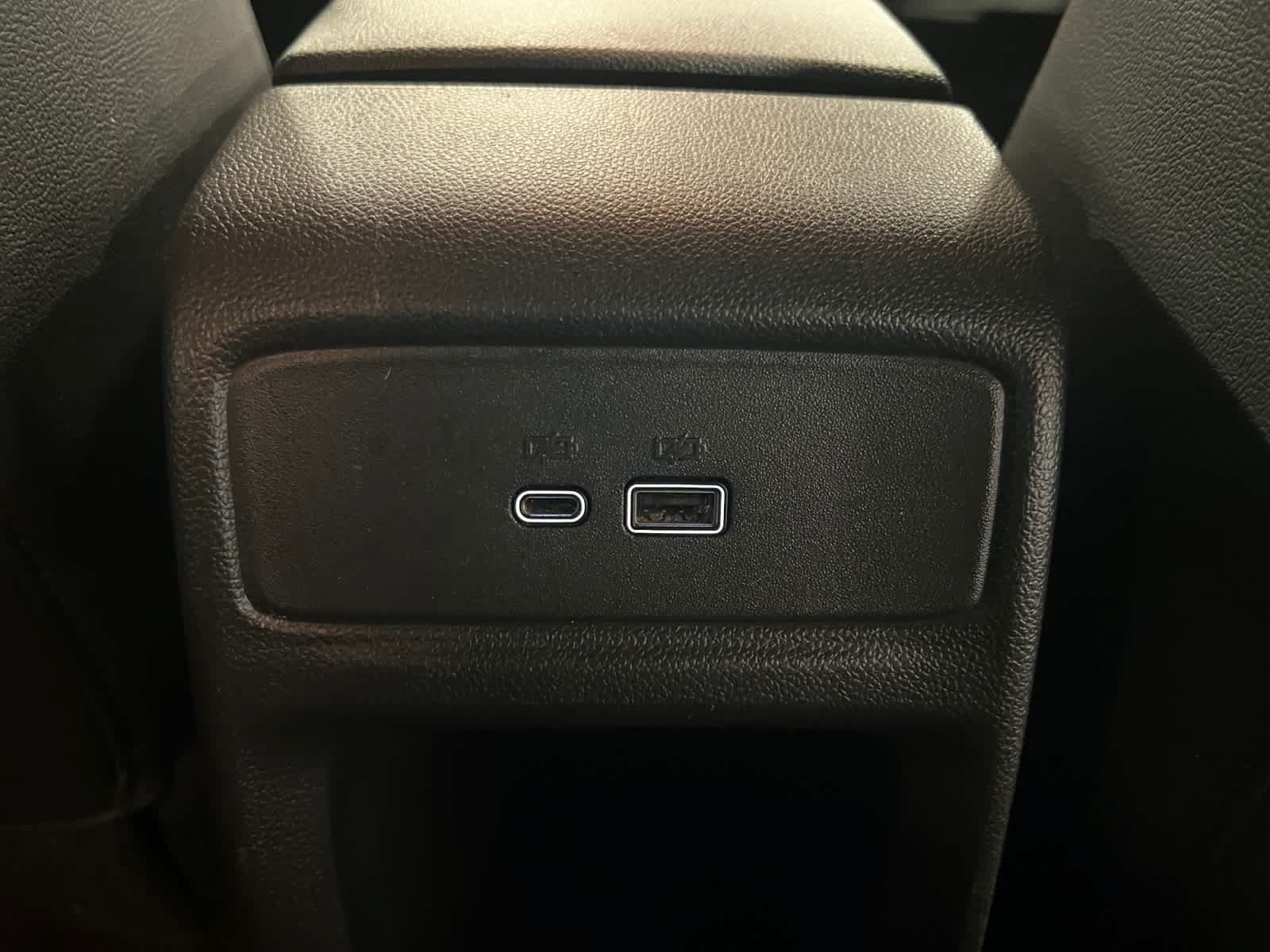 Used 2024 Chevrolet Trax RS w/ Sunroof Package FWD image 15