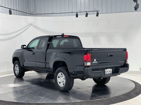 Used 2021 Toyota Tacoma SR image 13