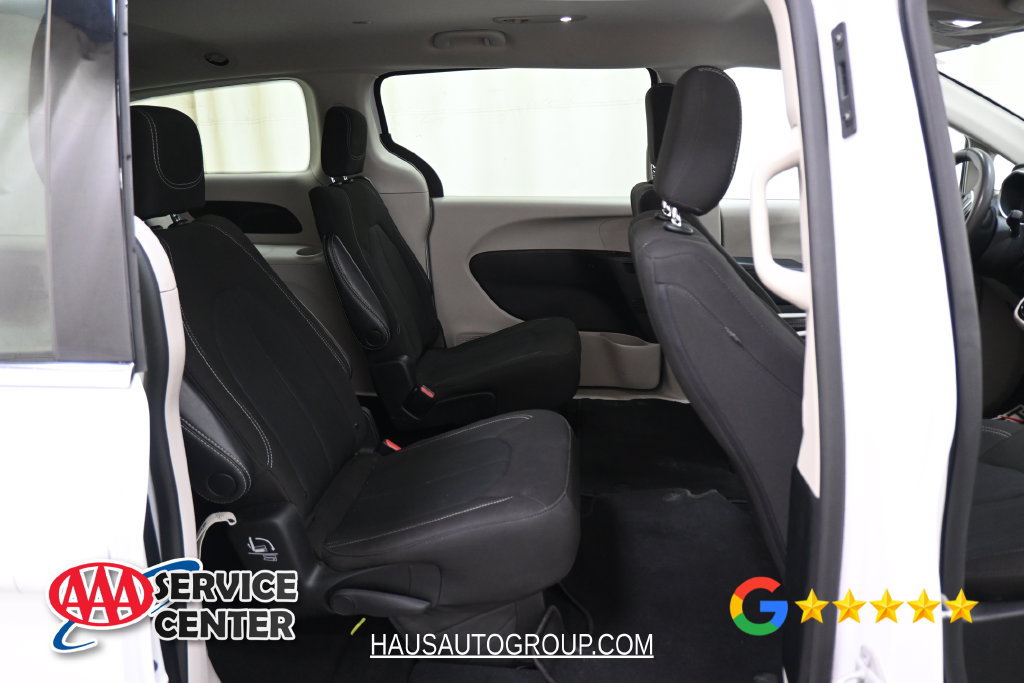 Used 2023 Chrysler Voyager LX FWD image 21