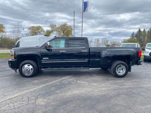Used 2016 Chevrolet Silverado 3500 High Country w/ High Country Premium Package AWD/4WD image 2