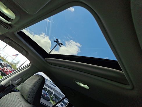 Certified 2024 Subaru Crosstrek 2.0i Premium AWD/4WD image 16