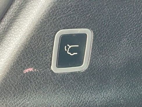 Used 2018 Chrysler Pacifica Limited w/ Advanced Safetytec Group image 27