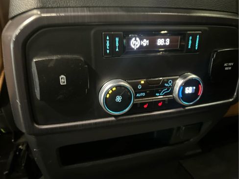 Used 2023 Ford Expedition Platinum AWD/4WD image 9