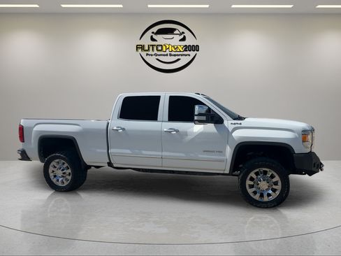 Used 2018 GMC Sierra 2500 SLT AWD/4WD image 8