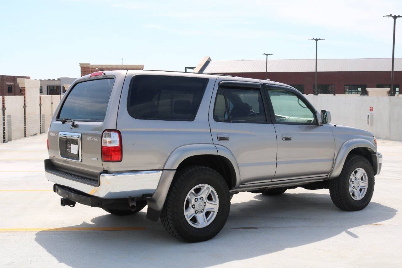 Used 2002 Toyota 4Runner SR5 AWD/4WD image 48