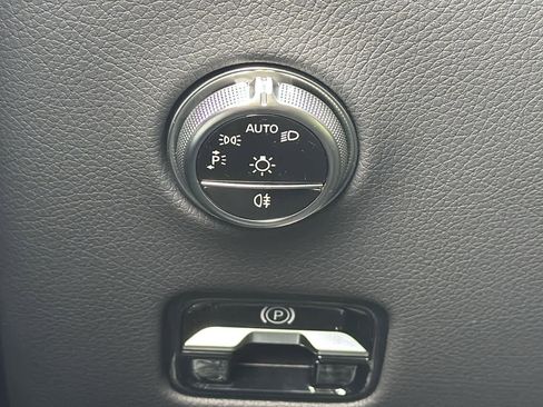 New 2025 Mercedes-Benz GLC 350e 4MATIC image 16