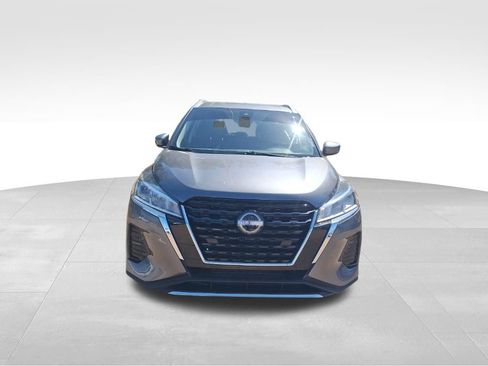 Used 2022 Nissan Kicks SV image 5