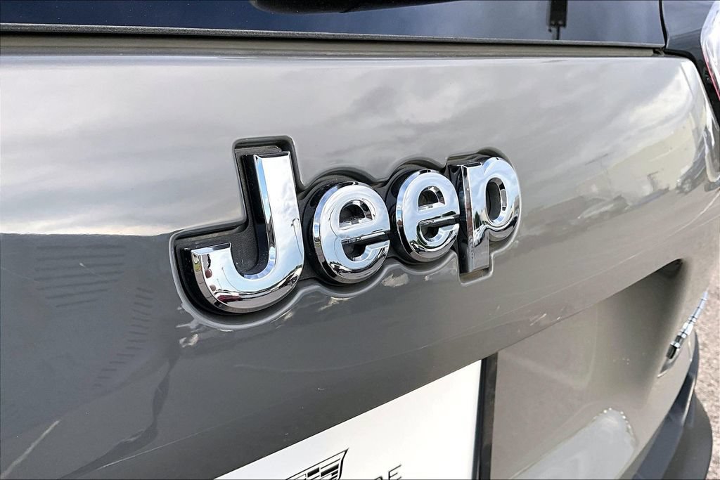 Used 2021 Jeep Cherokee Limited AWD/4WD image 33