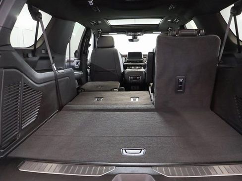 Used 2022 Chevrolet Suburban High Country w/ Premium Package image 22