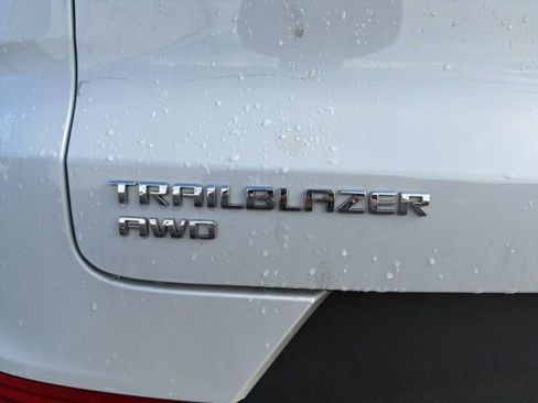 Used 2025 Chevrolet TrailBlazer LT AWD/4WD image 10