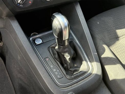 Used 2015 Volkswagen Jetta SE image 18