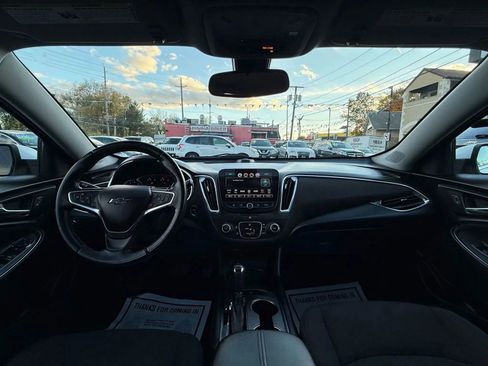 Used 2018 Chevrolet Malibu LT image 41