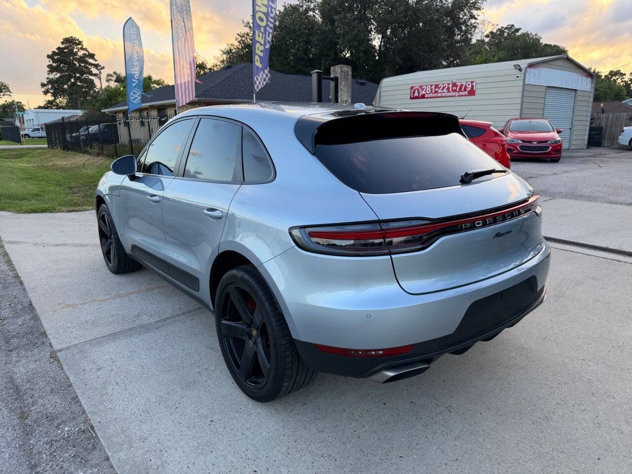 Used 2019 Porsche Macan AWD/4WD image 10
