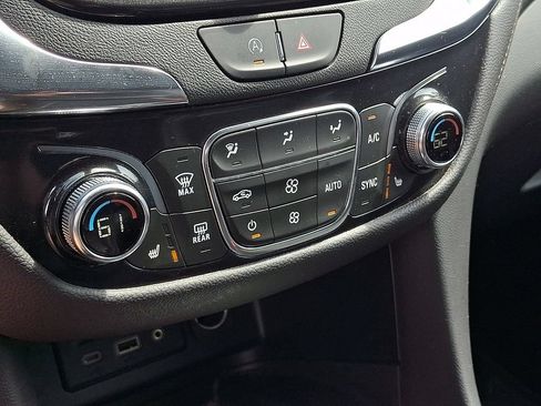 Used 2024 Chevrolet Equinox Premier AWD/4WD image 15