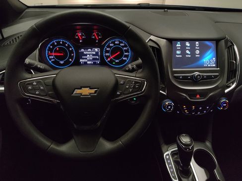 Used 2017 Chevrolet Cruze LT w/ Convenience Package FWD image 22