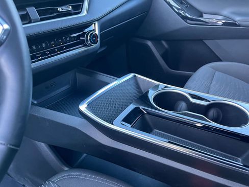 Used 2025 Chevrolet Equinox LT image 41