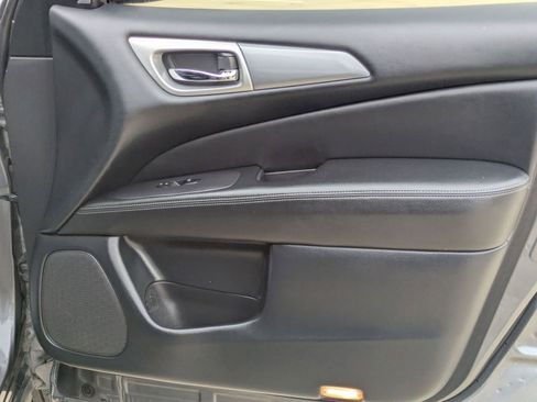 Used 2020 Nissan Pathfinder SL image 29