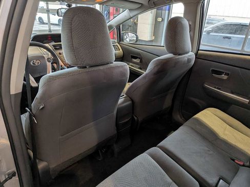 Used 2014 Toyota Prius V Two image 16