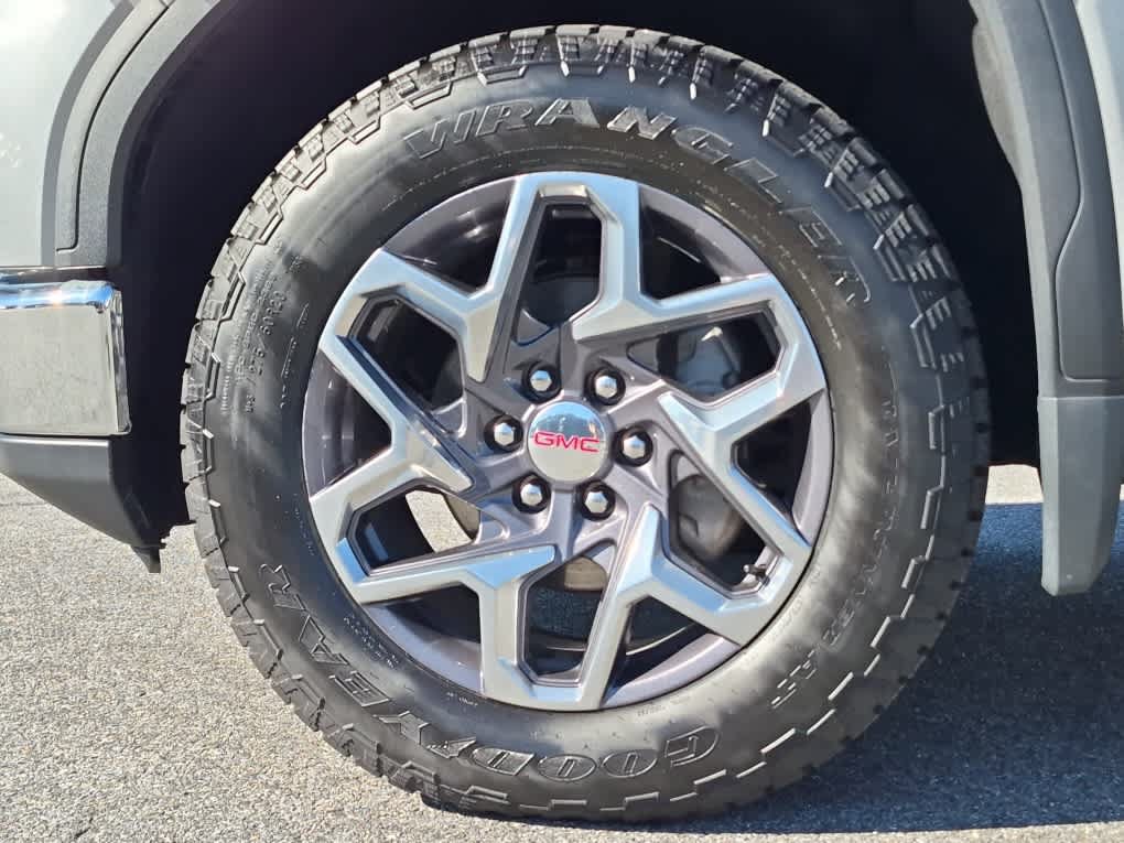 Used 2023 GMC Sierra 1500 SLT w/ SLT Premium Package AWD/4WD image 8
