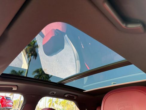 Used 2022 Porsche Cayenne image 29