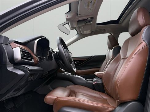 Used 2022 Subaru Outback Touring w/ Popular Package #2 image 13
