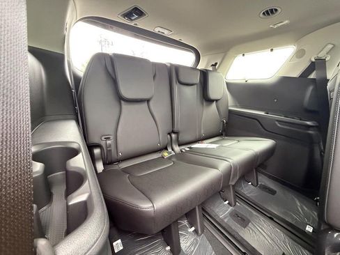 New 2026 Kia Carnival SX FWD image 12