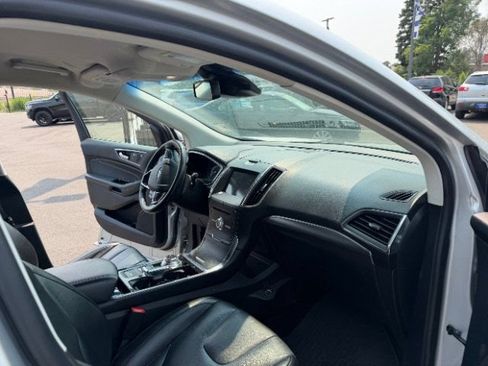 Used 2019 Ford Edge Titanium AWD/4WD image 23