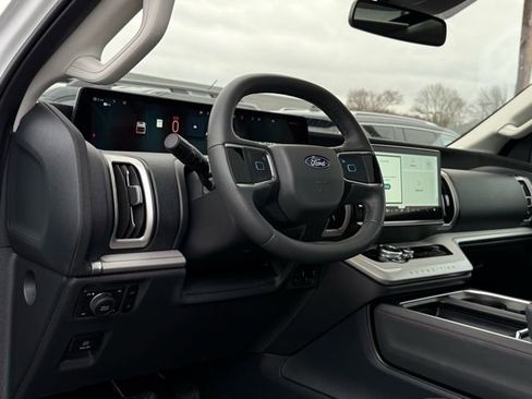 Used 2025 Ford Expedition Max Active image 15