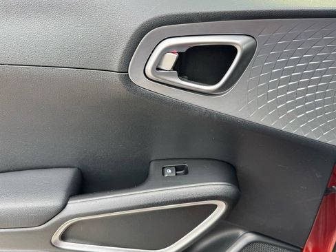 Used 2024 Kia Soul LX w/ Option Group 015 image 16