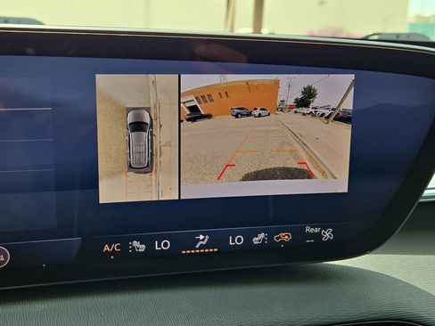 Used 2025 Buick Enclave Sport Touring image 18